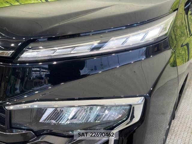 Toyota VOXY 2022-05 332948-12
