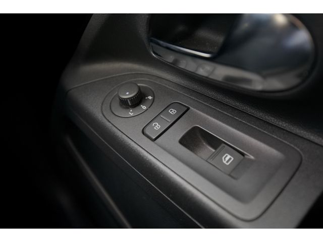 VolksWagen UP! 2012-10 10751-24
