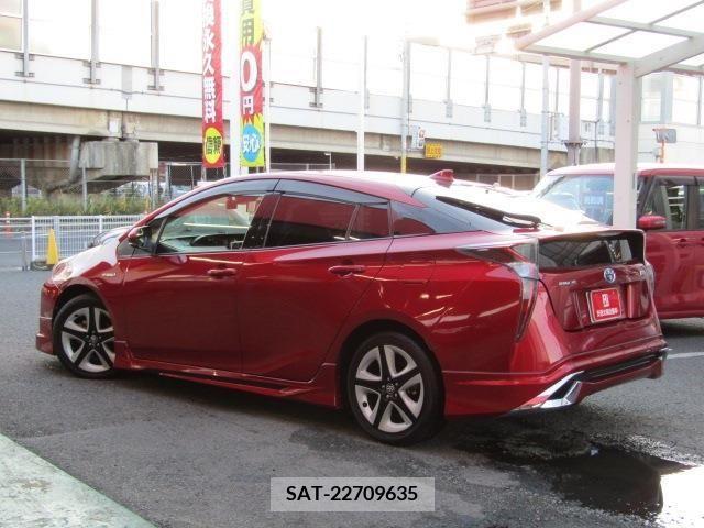 Toyota PRIUS 2016-07 372033-1