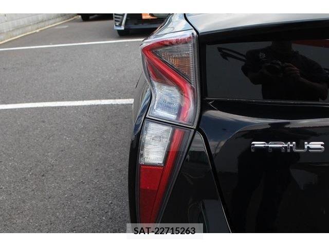 Toyota PRIUS 2016-10 366391-12