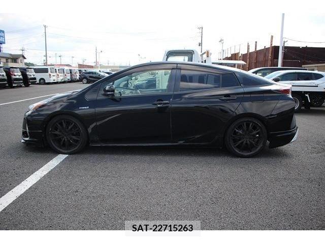 Toyota PRIUS 2016-10 366391-11