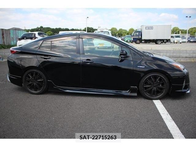 Toyota PRIUS 2016-10 366391-9