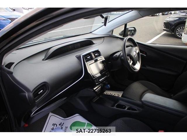 Toyota PRIUS 2016-10 366391-15