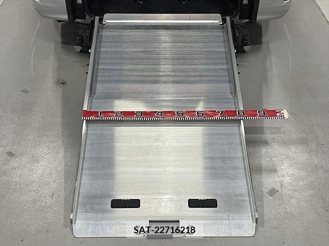 Toyota VOXY 2019-06 341136-5