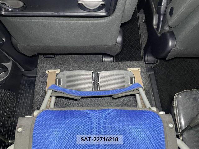 Toyota VOXY 2019-06 341136-12