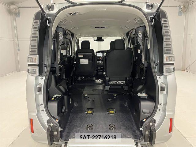 Toyota VOXY 2019-06 341136-17