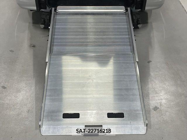Toyota VOXY 2019-06 341136-4