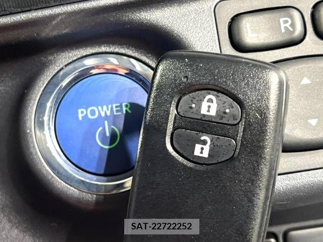 Toyota AQUA 2020-04 330641-7