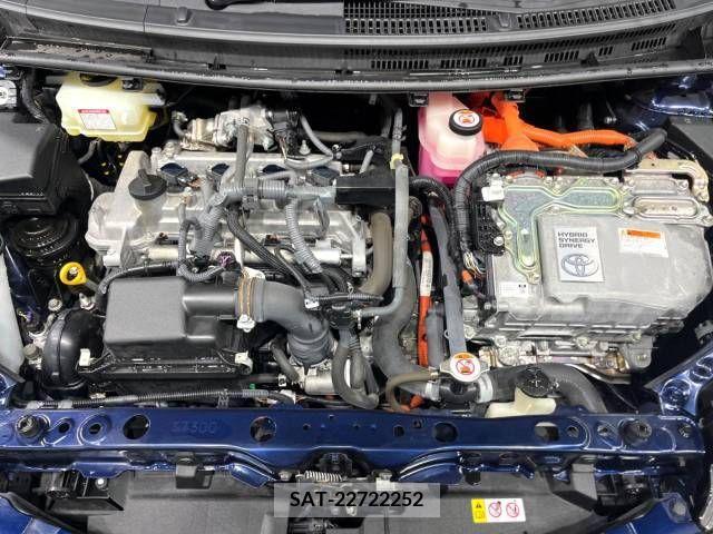 Toyota AQUA 2020-04 330641-18