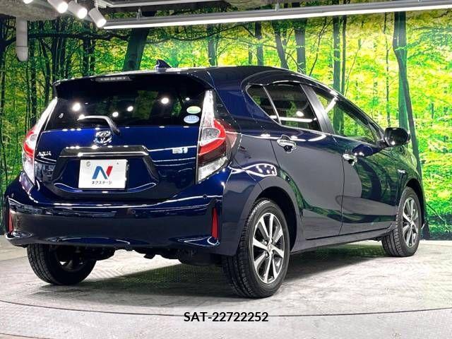 Toyota AQUA 2020-04 330641-17