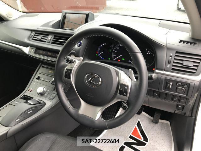 Lexus CT 2012-04 275207-10