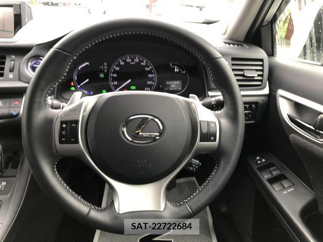 Lexus CT 2012-04 275207-12