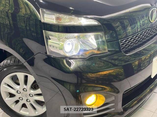 Toyota VOXY 2011-01 347289-13