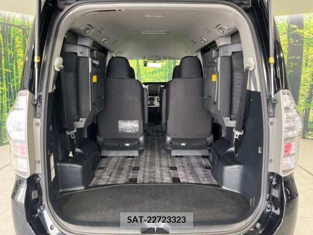 Toyota VOXY 2011-01 347289-11