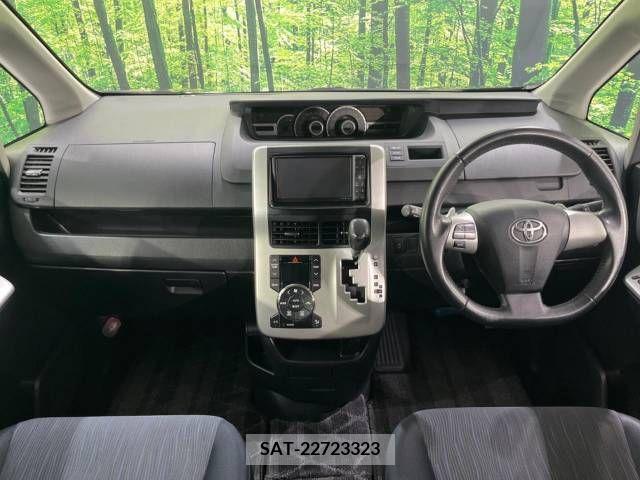 Toyota VOXY 2011-01 347289-1