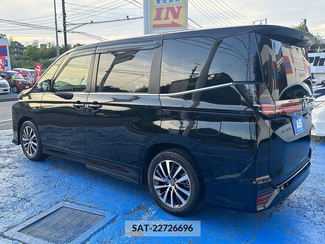 Toyota VOXY 2022-03 370298-4