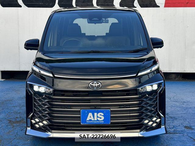 Toyota VOXY 2022-03 370298-1