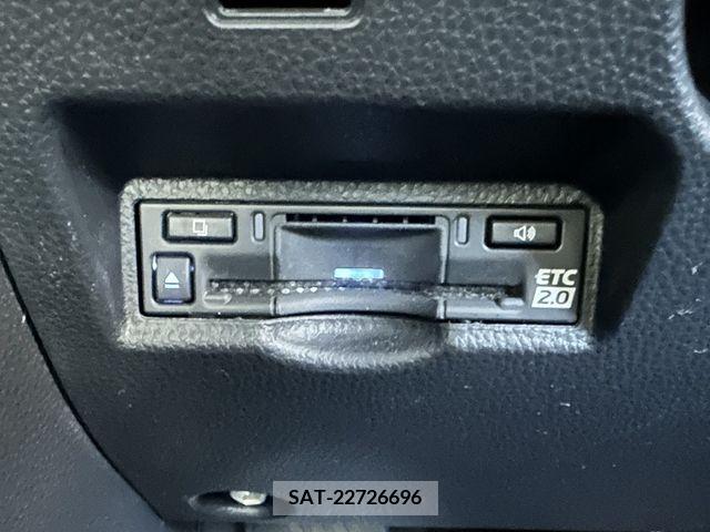 Toyota VOXY 2022-03 370298-16