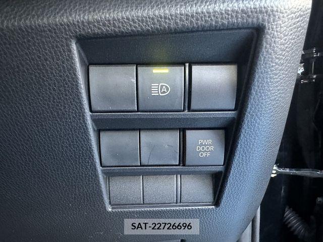 Toyota VOXY 2022-03 370298-13