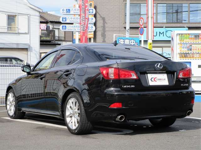 Lexus IS 2011-07 20991-2