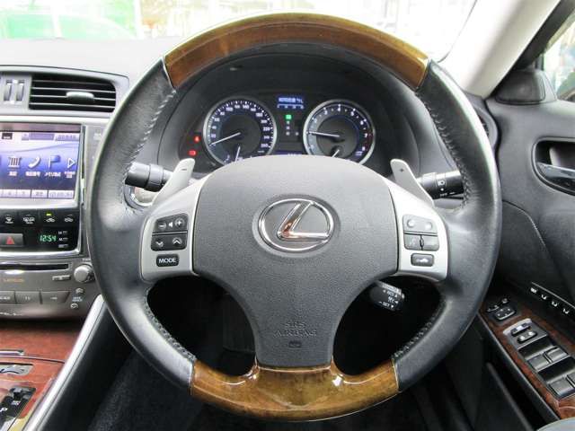 Lexus IS 2011-07 20991-16