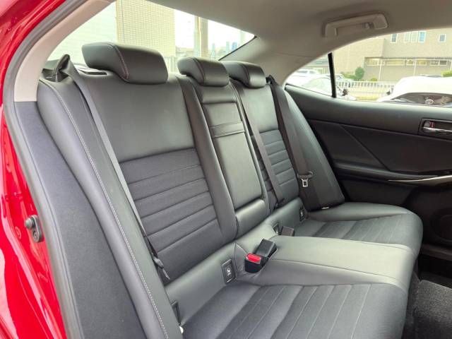 Lexus IS 2013-10 195838-9