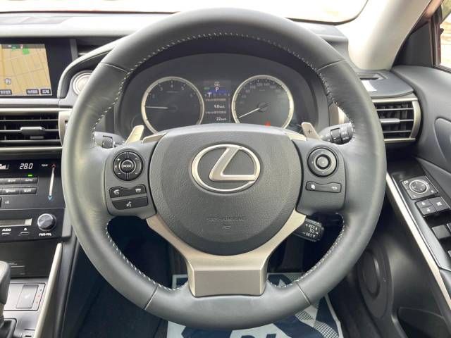 Lexus IS 2013-10 195838-11