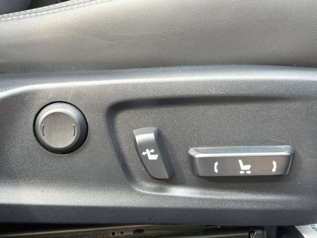 Lexus IS 2013-10 195838-7