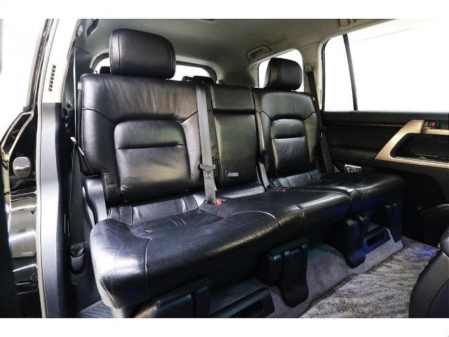 Toyota LAND CRUISER 2011-10 184296-7