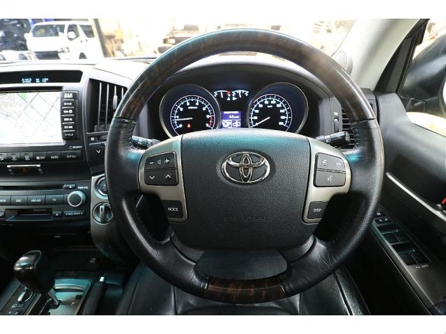 Toyota LAND CRUISER 2011-10 184296-10