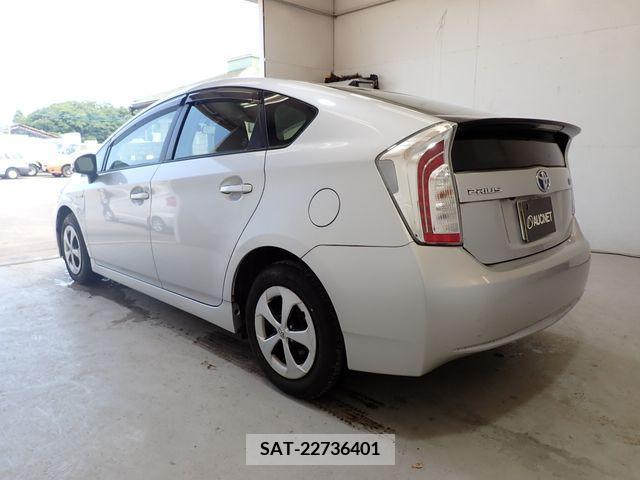 Toyota PRIUS 2014-05 322080-2