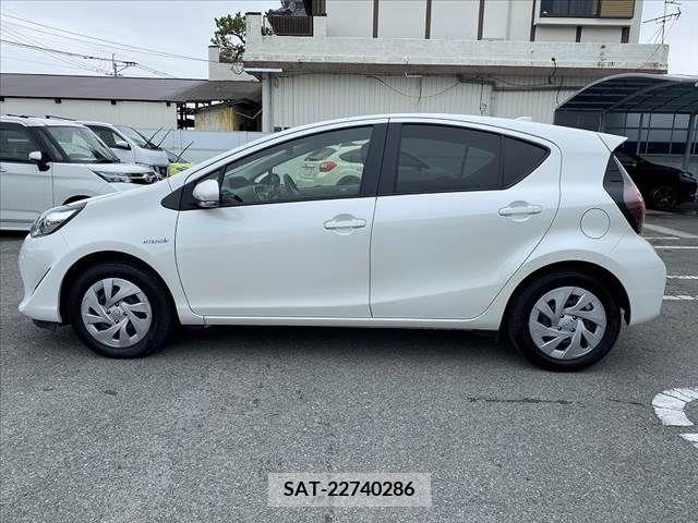 Toyota AQUA 2019-12 260482-10