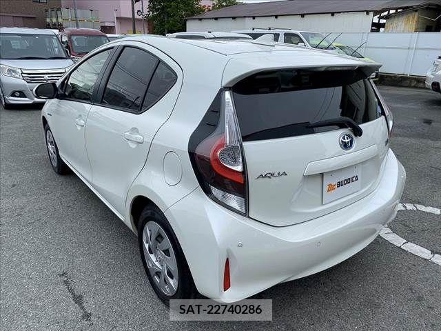 Toyota AQUA 2019-12 260482-14