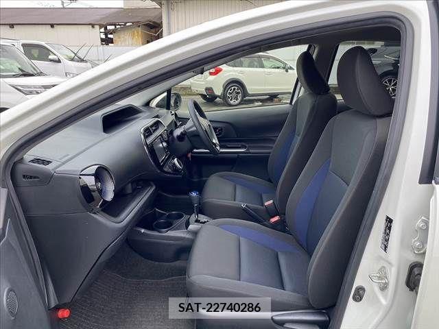Toyota AQUA 2019-12 260482-16
