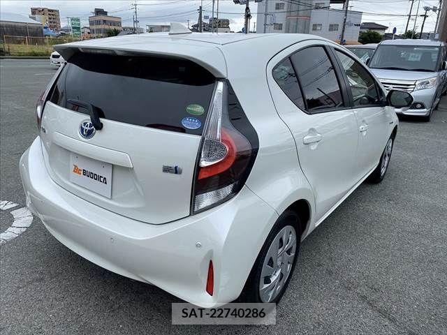 Toyota AQUA 2019-12 260482-12