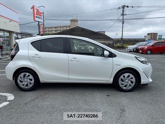 Toyota AQUA 2019-12 260482-11