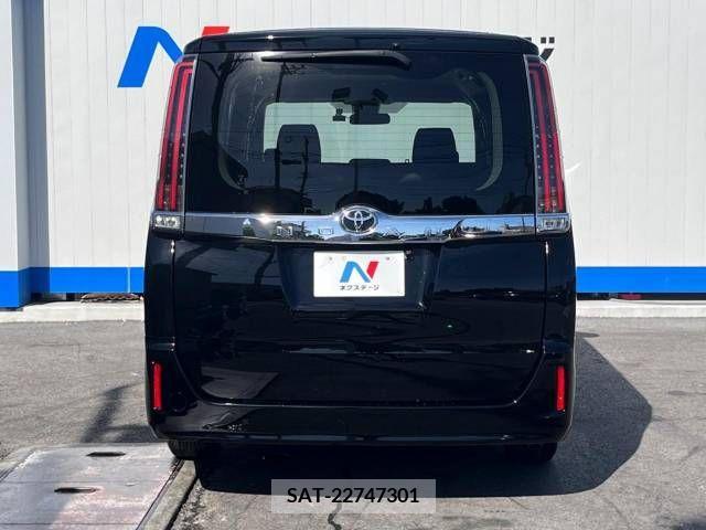 Toyota NOAH 2020-04 365111-15