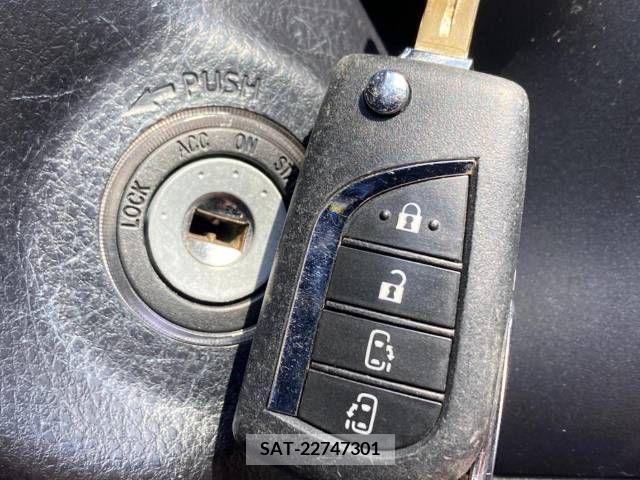 Toyota NOAH 2020-04 365111-6