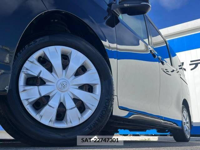 Toyota NOAH 2020-04 365111-13