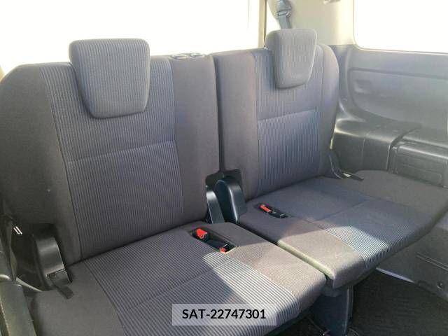 Toyota NOAH 2020-04 365111-9