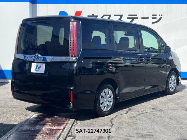 Toyota NOAH 2020-04 365111-17