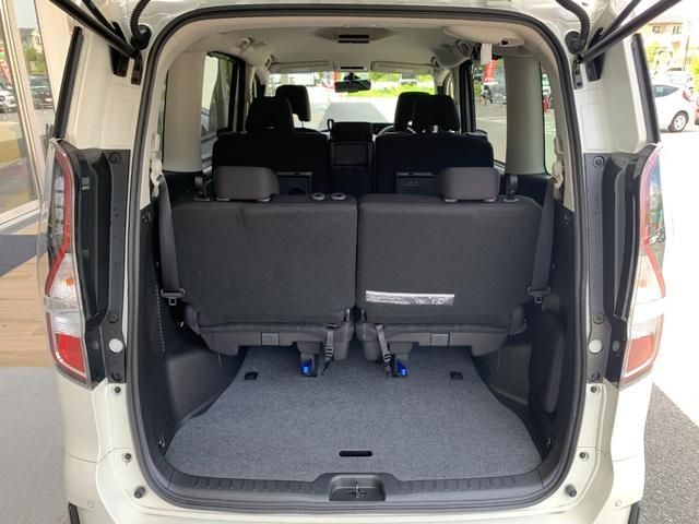 Nissan SERENA 2021-09 5586-19