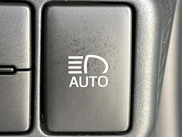 Toyota AQUA 2018-05 194347-7