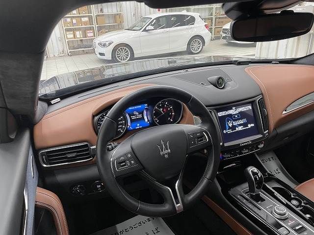 Maserati LEVANTE 2016-12 20546-3