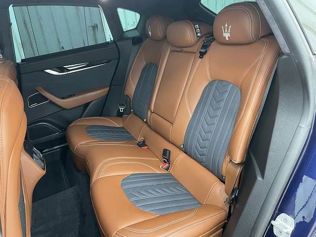Maserati LEVANTE 2016-12 20546-6