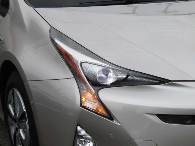 Toyota PRIUS 2016-01 10677-3