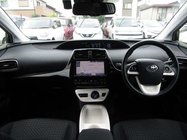 Toyota PRIUS 2016-01 10677-11