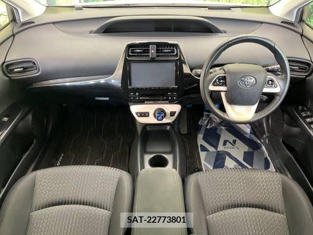Toyota PRIUS 2016-09 338798-1