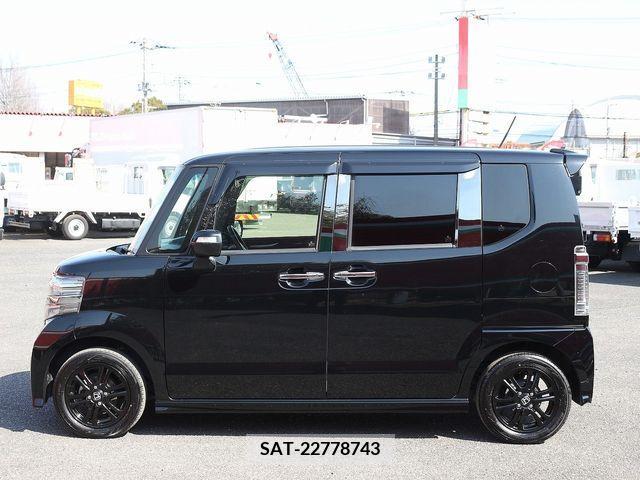 Honda N BOX CUSTOM 2017-05 216824-25