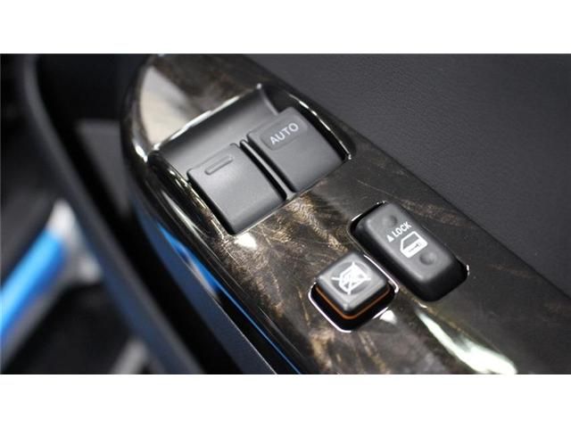 Toyota HIACE VAN 2023-10 185686-2